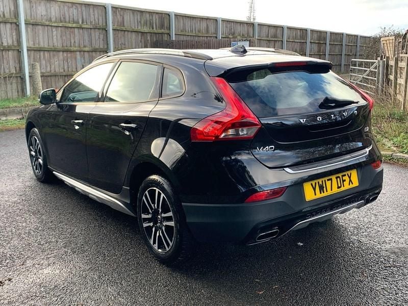 Used Volvo V40 2017 Black Hatchback