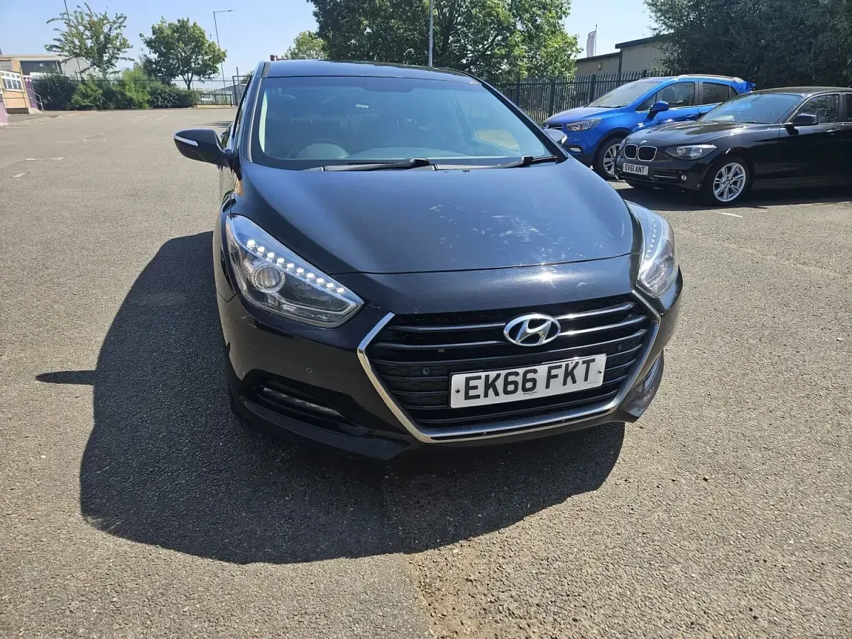Used Hyundai i40 SE 115 HP (84 kW) 2016 Black Sedan