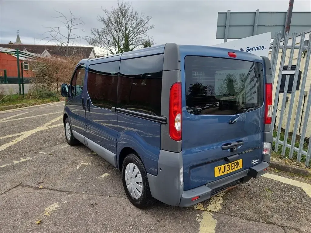 Used Vauxhall Vivaro 115 HP (84 kW) 2013 Panorama blue pearlescent MPV