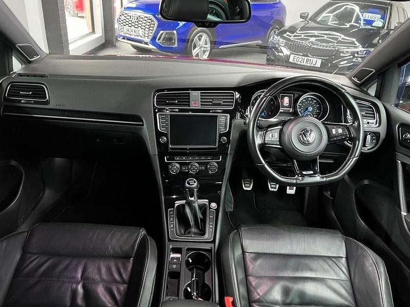 Used VW Golf VII R 2016 Red Hatchback