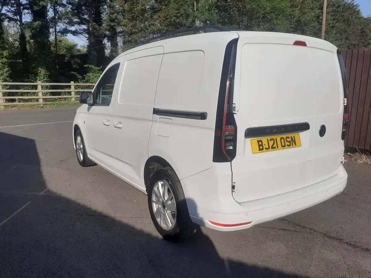 Used VW Caddy Pro 122 HP (89 kW) 2021 White MPV