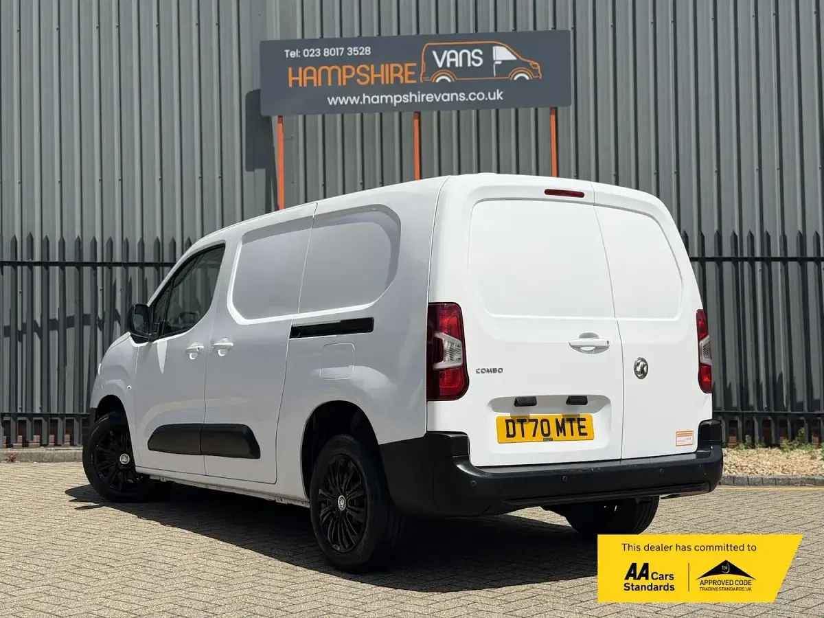 Used Vauxhall Combo Edition 130 HP (95 kW) 2021 White MPV