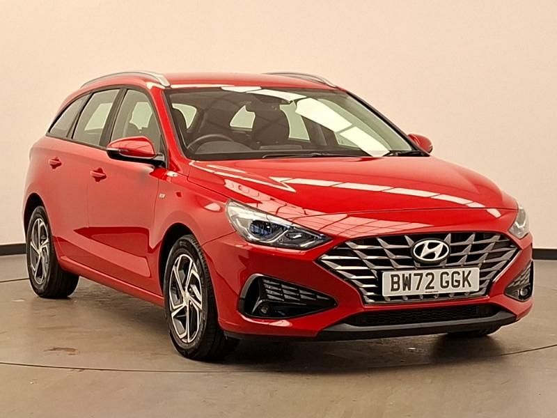 Used Hyundai i30 SE 120 HP (88 kW) 2023 Red Estate