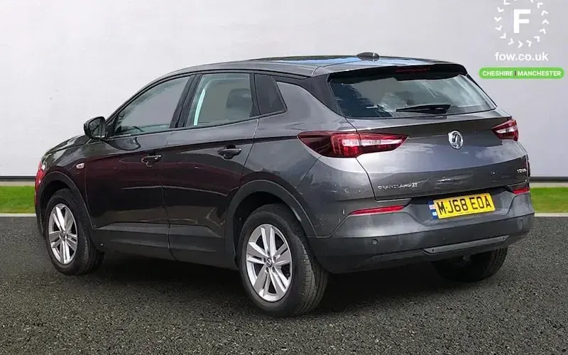 Usado Vauxhall Grandland X S 131 HP (96 kW) 2018 Cinzento SUV