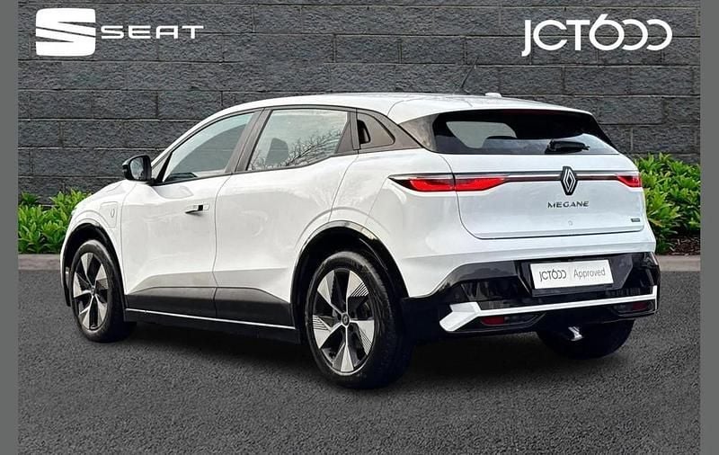 Used Renault Megane E-Tech Equilibre 160 kW (218 HP) 2024 White Hatchback