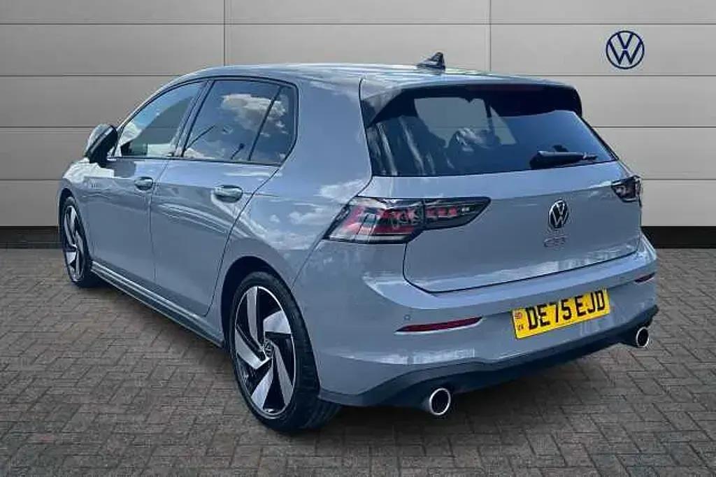 Begagnad VW Golf VIII 265 HK (194 kW) 2025