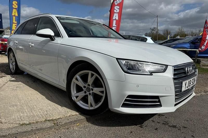 Used Audi A4 Sport 190 HP (139 kW) 2018 White Estate