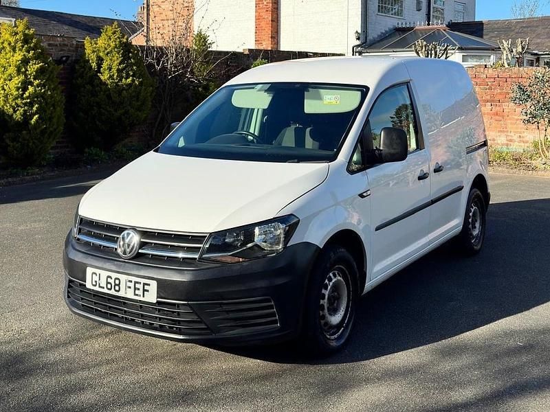 Usado VW Caddy Startline 102 HP (75 kW) 2018 Branco Monovolume