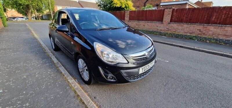 Black Used 2013 Vauxhall Corsa Hatchback | £1,495 (Good price) - Image 1/4