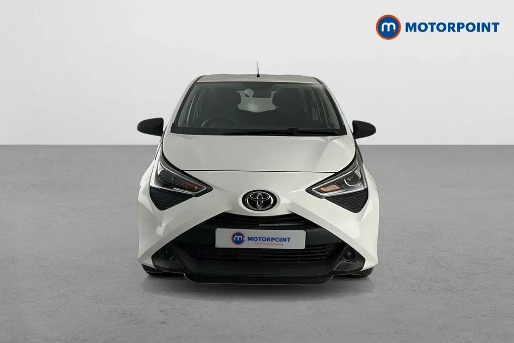 Used Toyota Aygo 72 HP (52 kW) 2018 White Hatchback