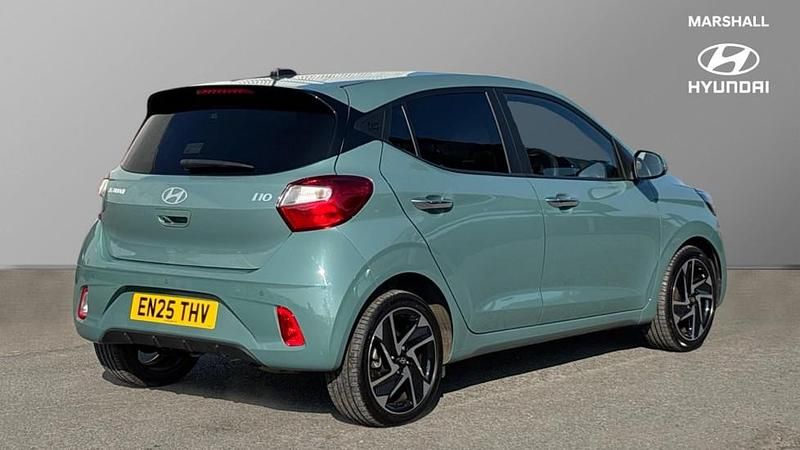 Used Hyundai i10 Premium 79 HP (58 kW) 2025 Green Hatchback