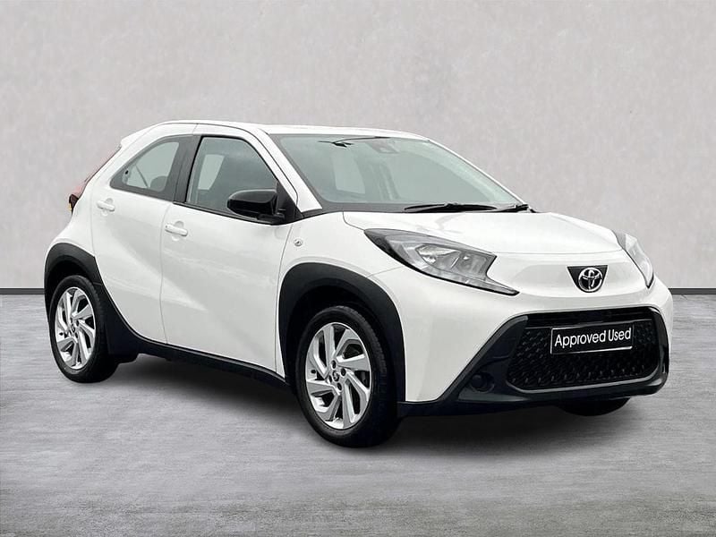 White Used 2023 Toyota Aygo PURE Hatchback | £14,999 (Fair price) - Image 1/4