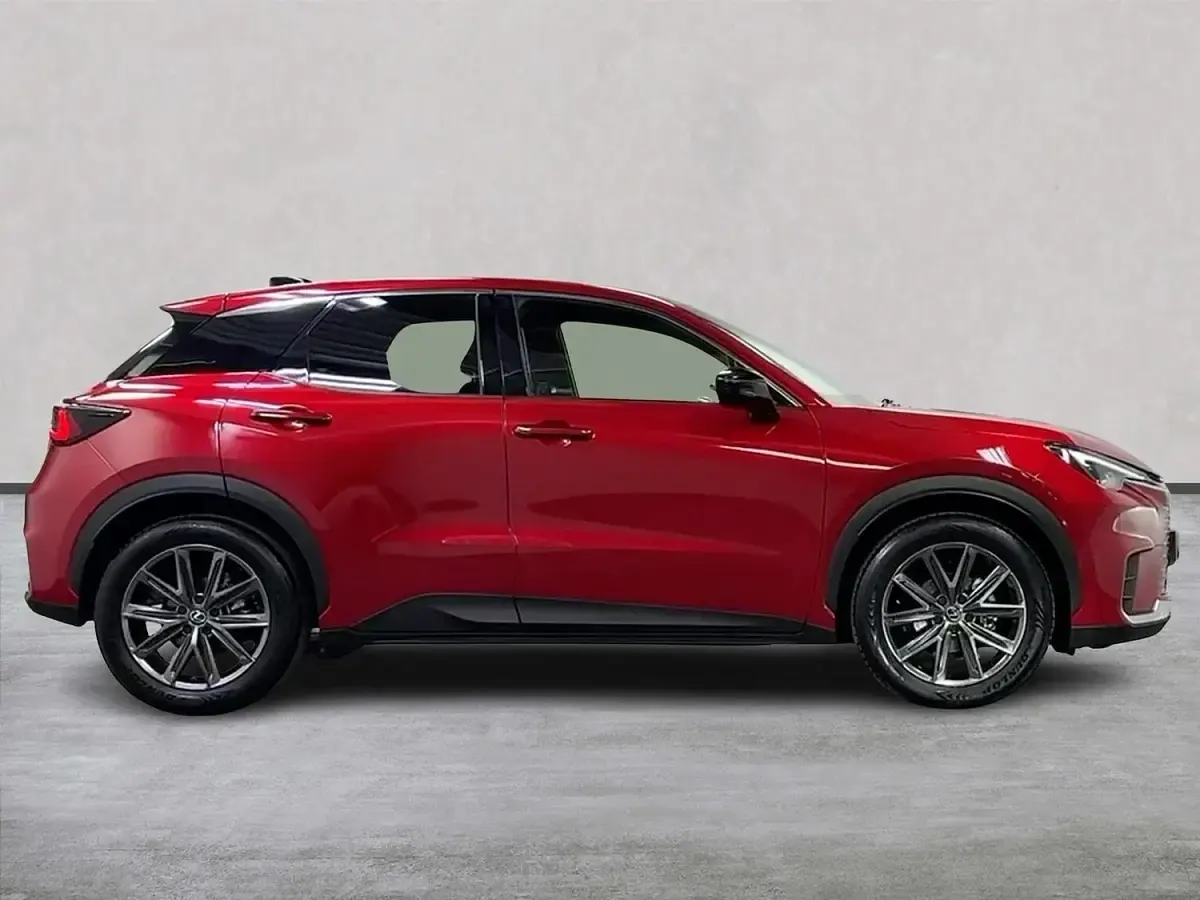 Used Lexus LBX 136 HP (100 kW) 2024 Red SUV