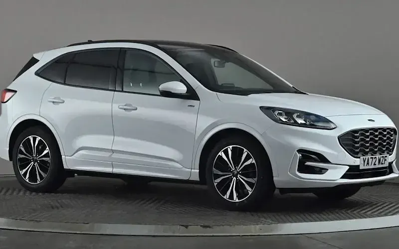 Usado Ford Kuga ST-Line X 150 HP (110 kW) 2023 SUV