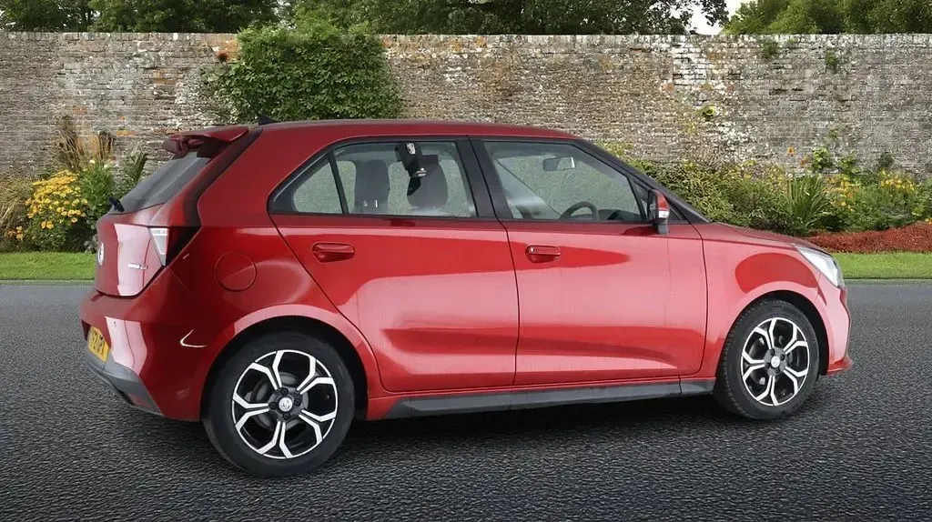 Used MG MG3 Exclusive 106 HP (77 kW) 2021 Red Hatchback