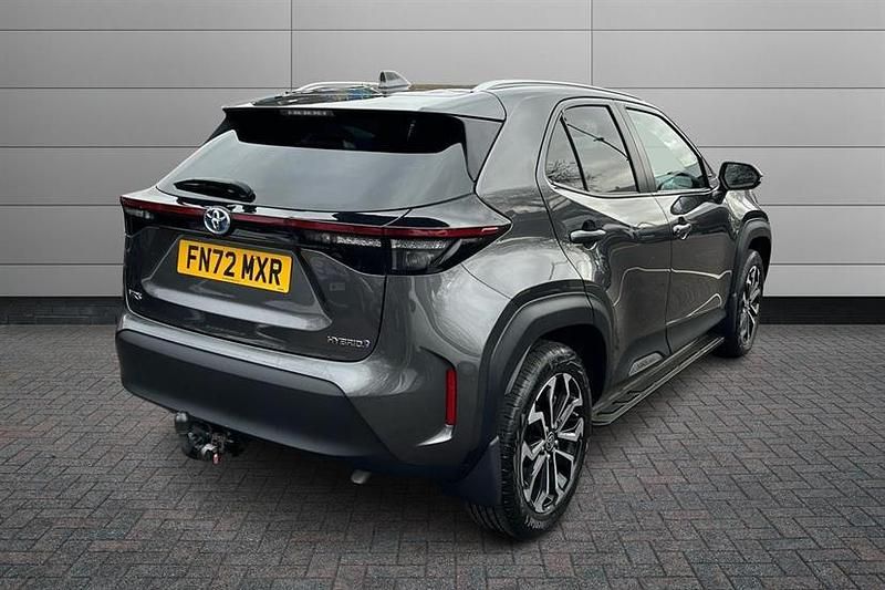 Used Toyota Yaris Cross Design 116 HP (85 kW) 2022 Grey SUV