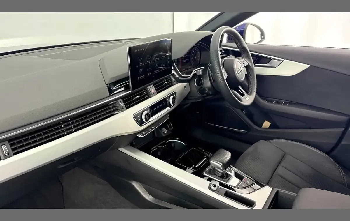 Begagnad Audi A4 S-Line 200 HK (147 kW) 2021 Blå Sedan