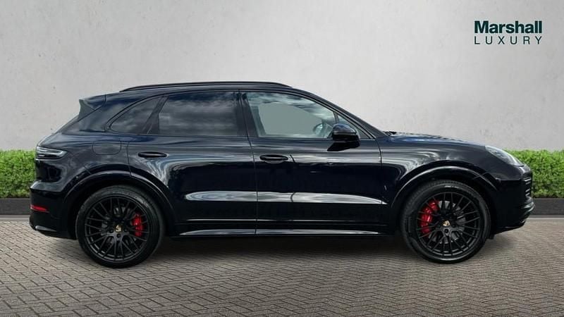 Used Porsche Cayenne 460 HP (338 kW) 2022 Black SUV