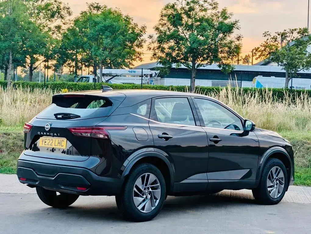 Used Nissan Qashqai Acenta Premium 2022 Black SUV