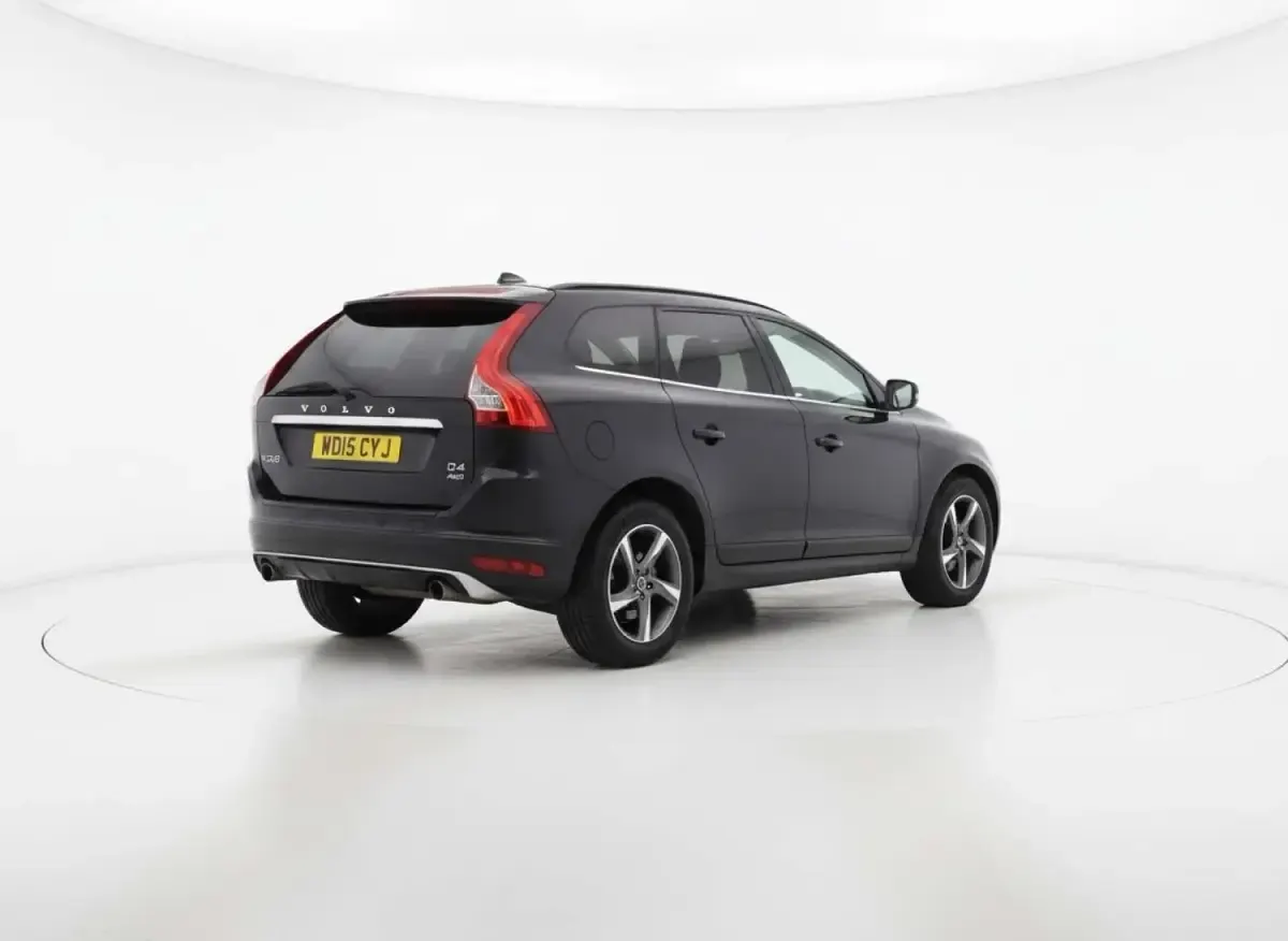 Used Volvo XC60 R-Design 181 HP (133 kW) 2015 Black SUV
