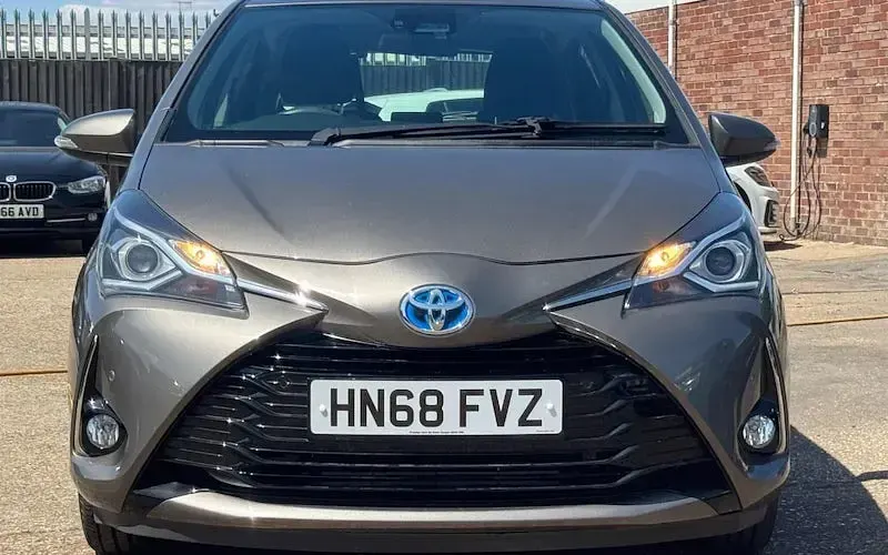Used Toyota Yaris Hybrid 101 HP (74 kW) 2019 Hatchback
