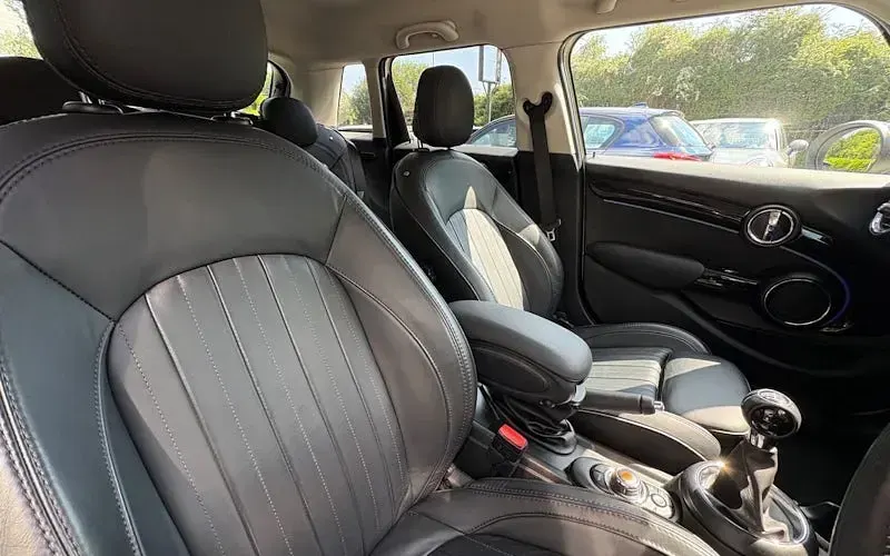 Used Mini Cooper Exclusive 136 HP (100 kW) 2019 White Hatchback