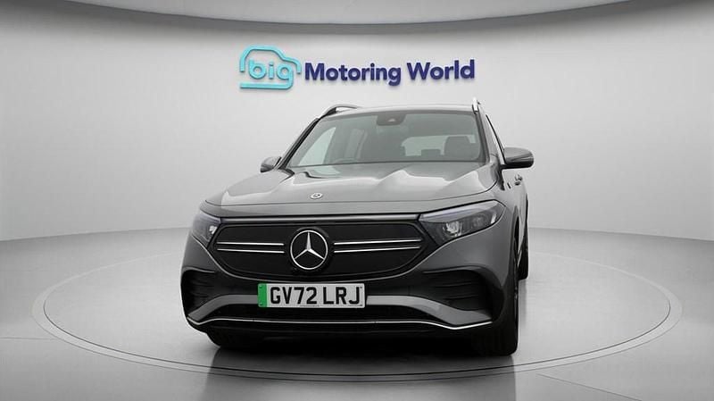 Usado Mercedes EQB300 AMG line 167 kW (228 HP) 2023 Cinzento SUV