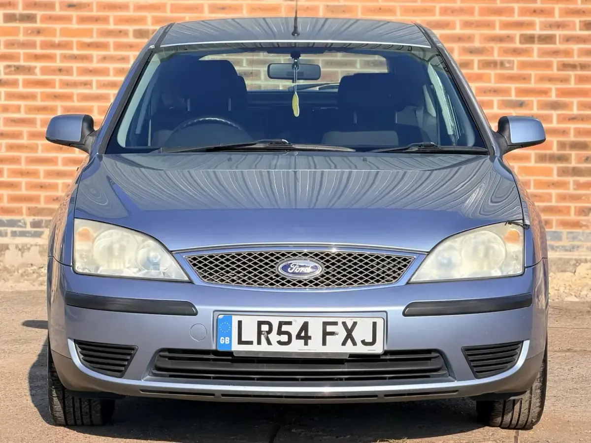 Used Ford Mondeo 2004 Blue Hatchback