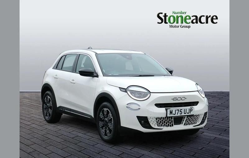 White New 2025 Fiat 600 SUV | £19,495 - Image 1/2