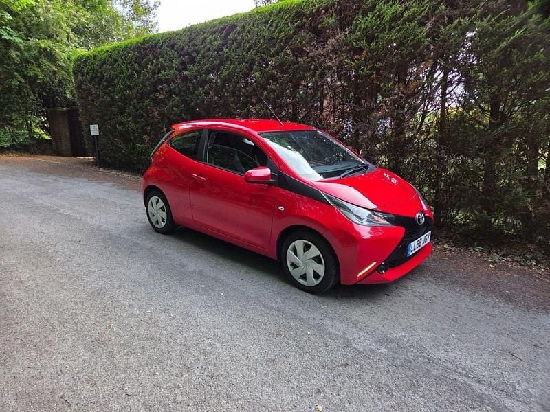 Red Used 2016 Toyota Aygo X-play Hatchback | £5,395 (Fair price) - Image 1/4