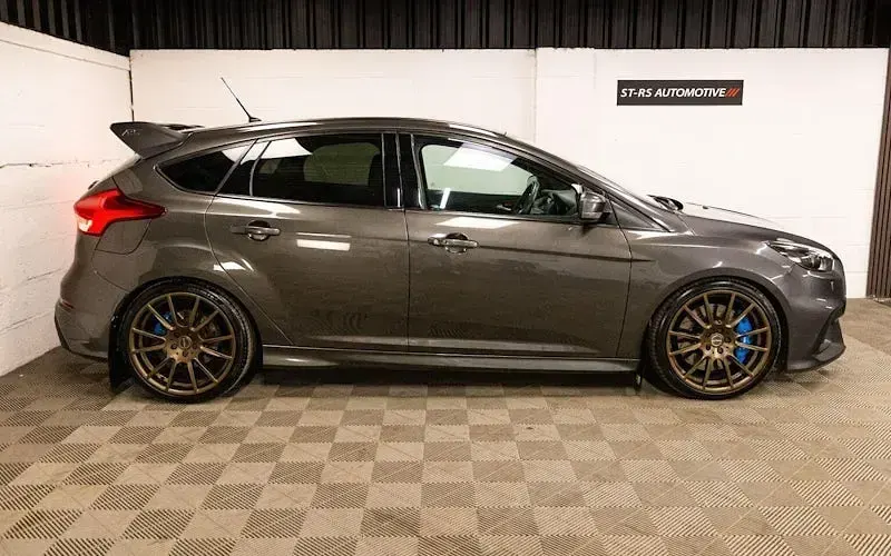 Used Ford Focus RS 350 HP (257 kW) 2017 Grey Hatchback