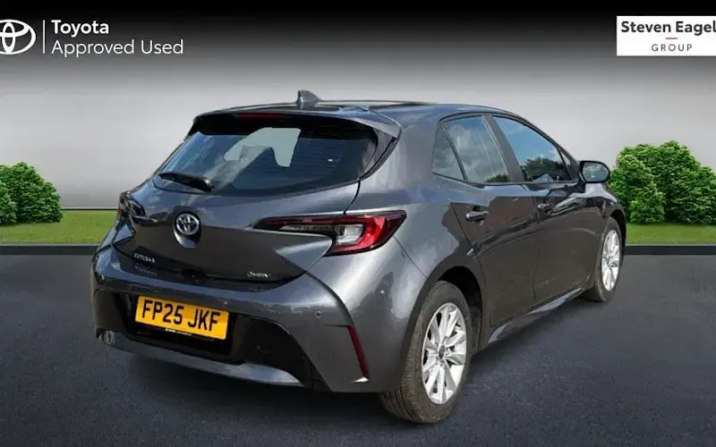 Used Toyota Corolla 140 HP (102 kW) 2026 Hatchback