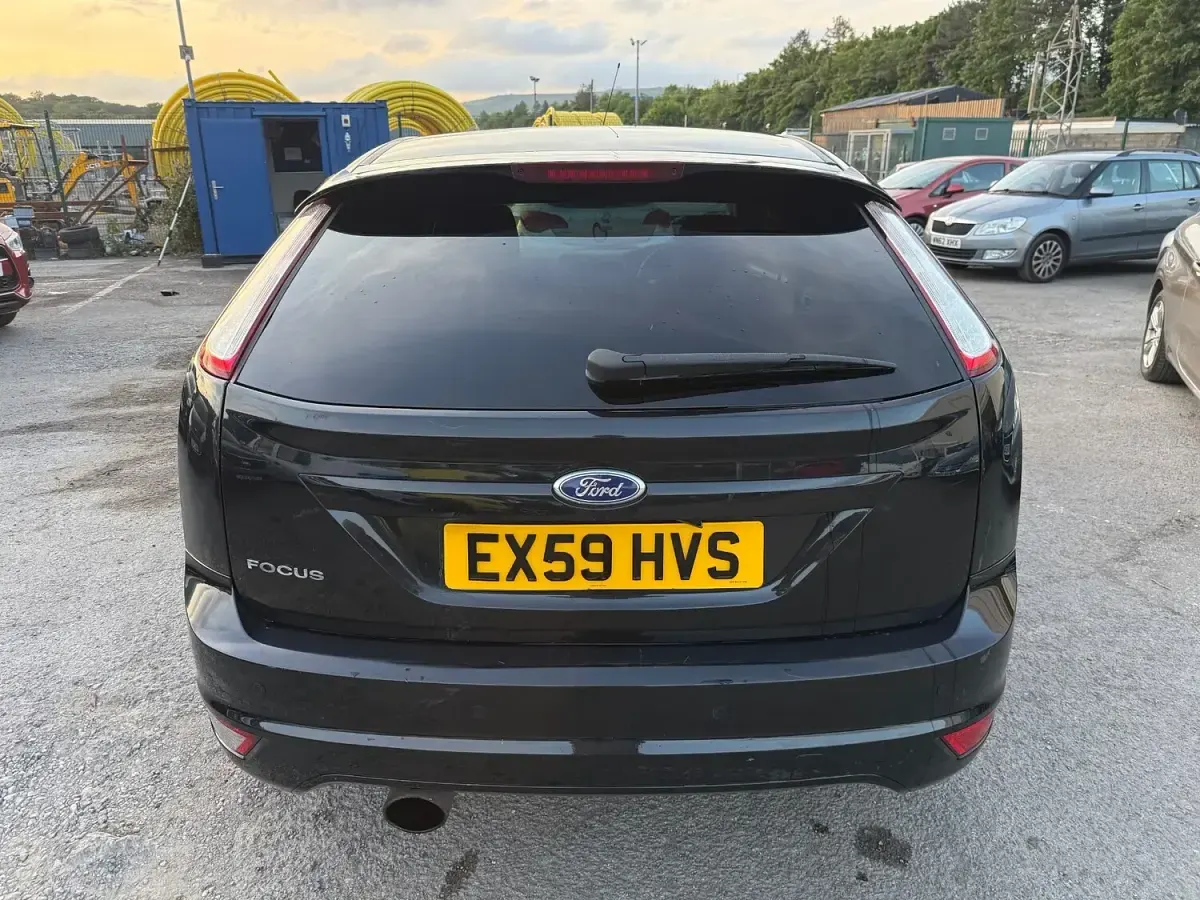 Used Ford Focus Zetec 110 HP (80 kW) 2009 Black Hatchback