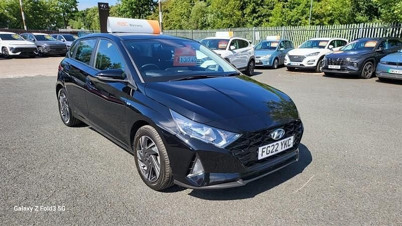 Black Used 2022 Hyundai i20 SE Hatchback | £14,256 (A bit pricey) - Image 1/4