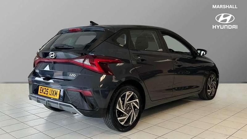 Used Hyundai i20 Advanced 100 HP (73 kW) 2025 Grey Hatchback