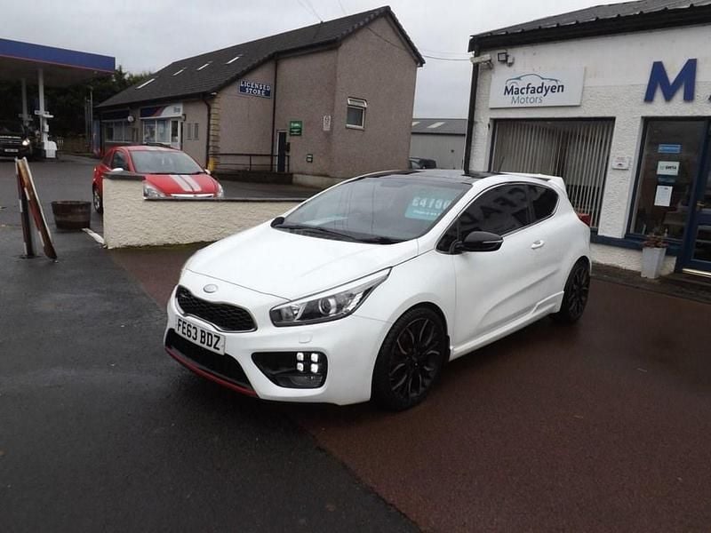 Used Kia ProCeed First Edition 201 HP (147 kW) 2013 White Hatchback