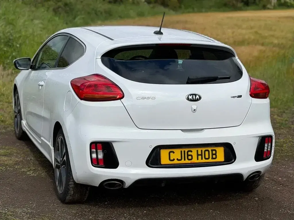 Used Kia ProCeed GT-Line 118 HP (86 kW) 2016 White Hatchback