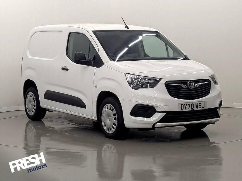 Used Vauxhall Combo Sportive 101 HP (74 kW) 2020 White MPV