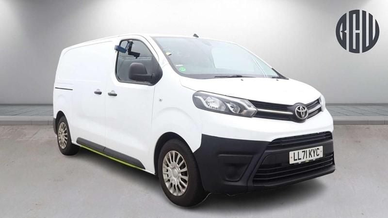 Used Toyota Proace 100 kW (136 HP) 2022 White MPV