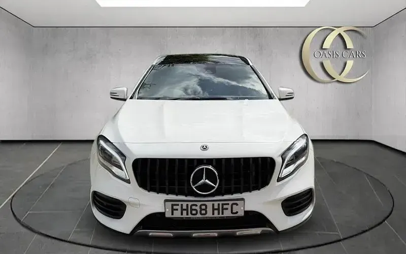 Used Mercedes GLA250 AMG line 211 HP (155 kW) 2018 White SUV