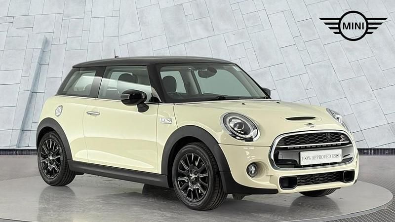 Usado Mini Cooper S Classic 189 HP (139 kW) 2020 Branco Citadino