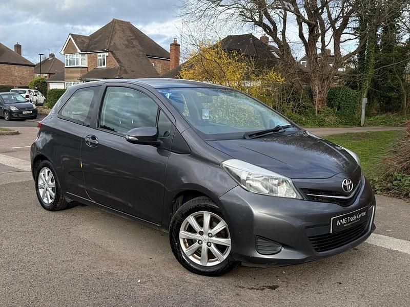 Used Toyota Yaris 2013 Grey Hatchback