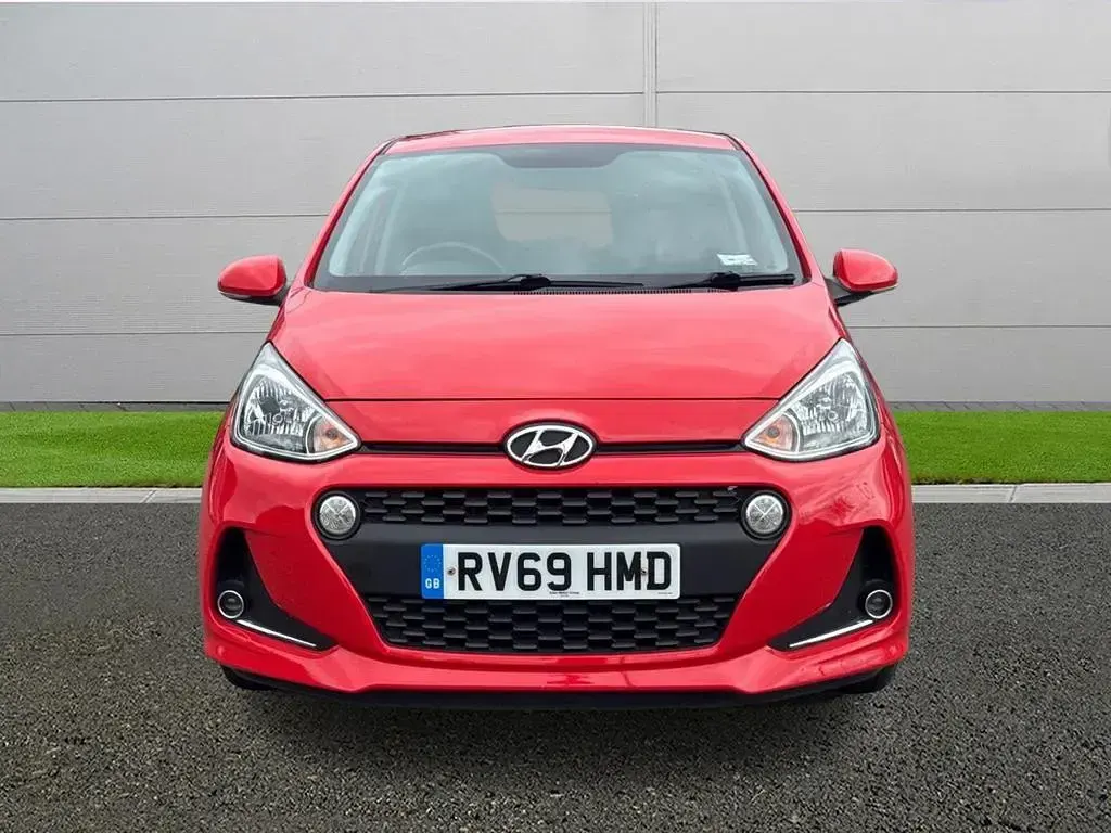 Used Hyundai i10 Premium 88 HP (64 kW) 2019 Hatchback