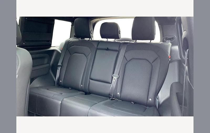 Usado Land Rover Defender 300 HP (220 kW) 2024 Preto SUV