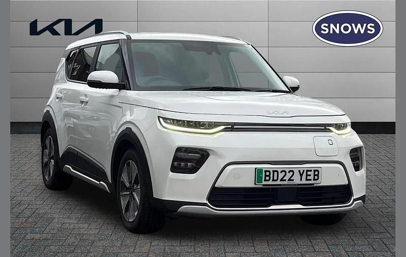 White Used 2022 Kia Soul SUV | £16,995 (A bit pricey) - Image 1/4