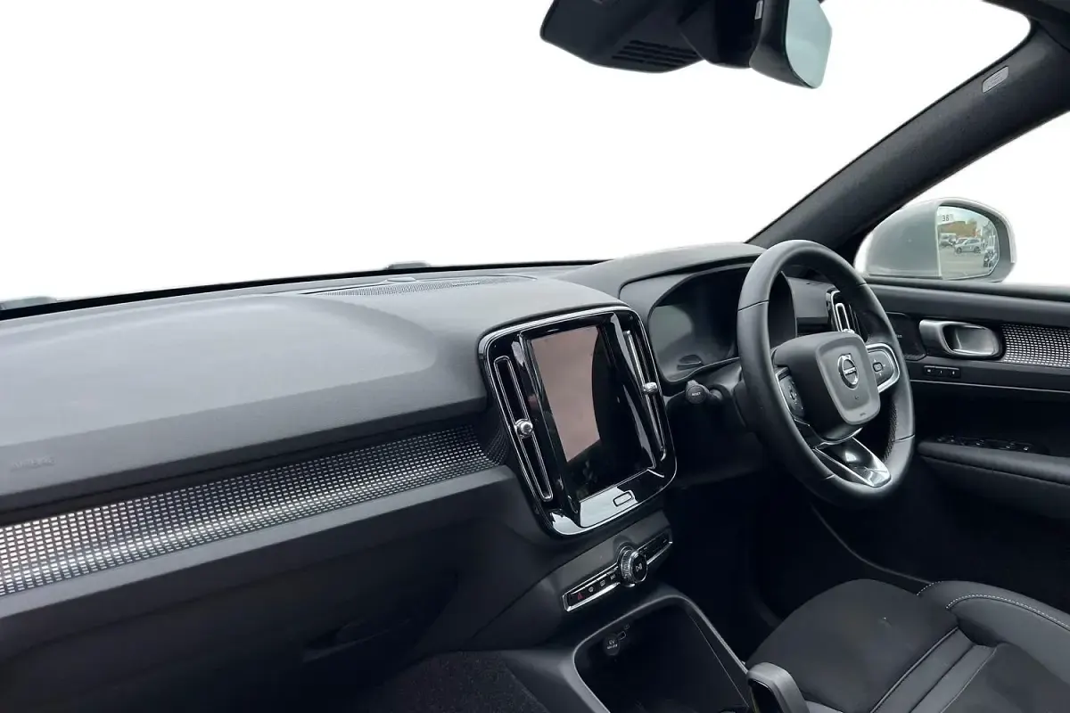 Begagnad Volvo XC40 Ultra 2025 Silver SUV