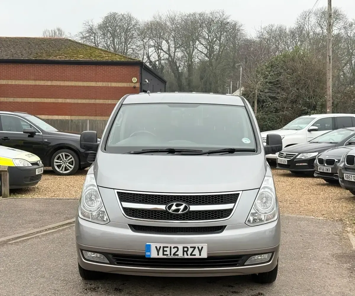 Used Hyundai I800 Style 2012 Silver MPV