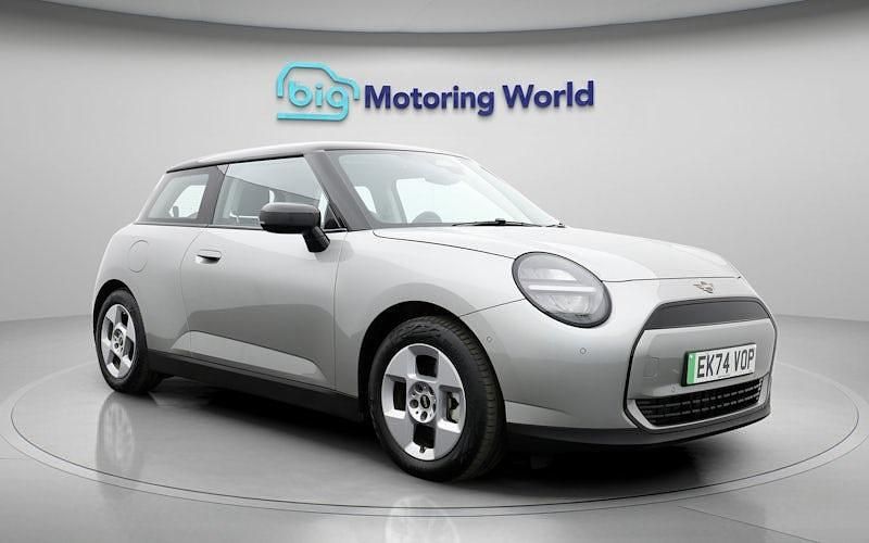 Used Mini Cooper Classic 135 kW (184 HP) 2024 Silver Hatchback