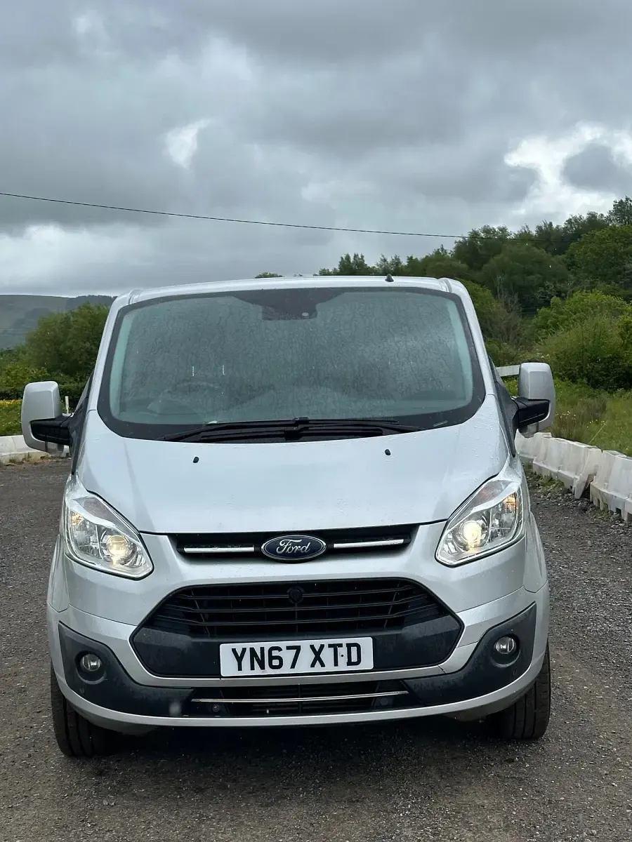 Used Ford Transit Custom Limited 130 HP (95 kW) 2017 Silver Van