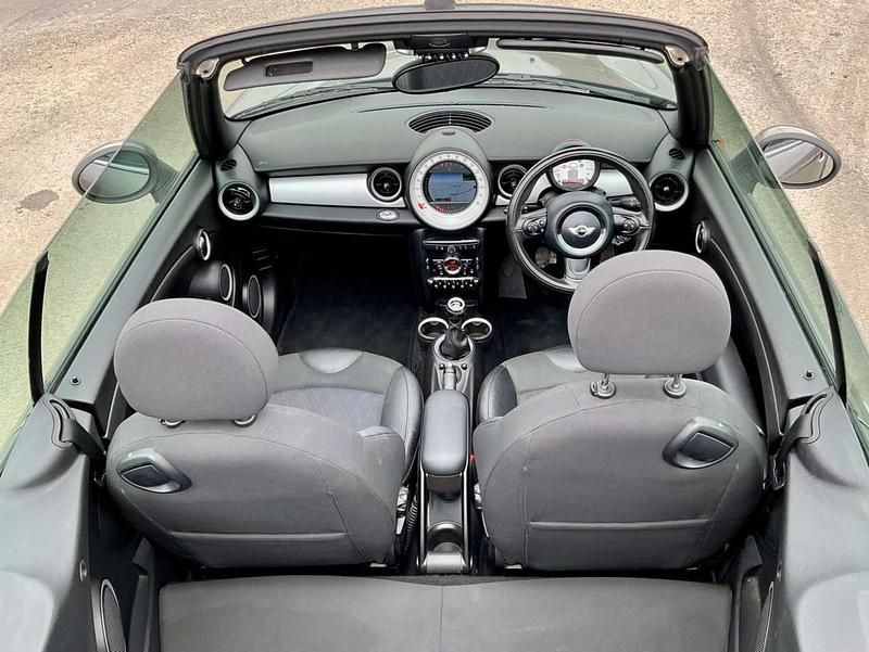 Begagnad Mini Cooper Cabriolet 2011 Silver Cab